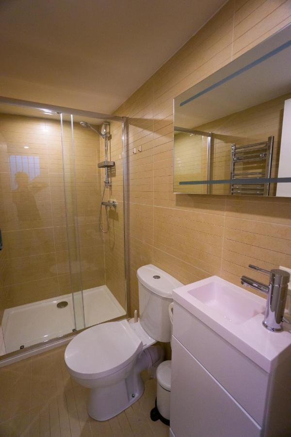 Largigi Rooms, Close To The Beach And Town Centre, Parking Available ليم ريجيس المظهر الخارجي الصورة