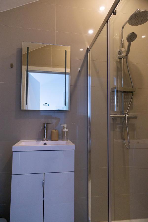 Largigi Rooms, Close To The Beach And Town Centre, Parking Available ليم ريجيس المظهر الخارجي الصورة