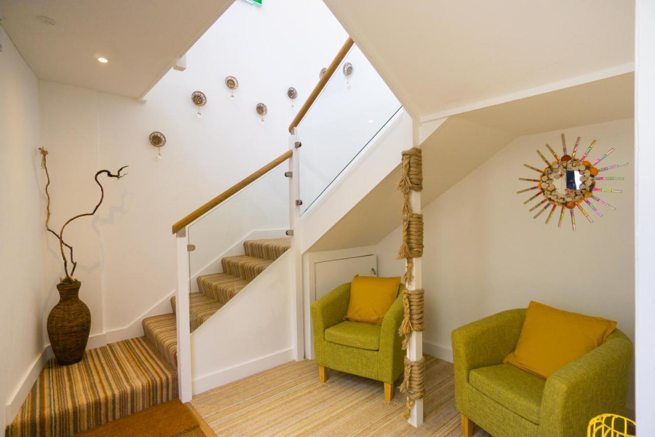Largigi Rooms, Close To The Beach And Town Centre, Parking Available ليم ريجيس المظهر الخارجي الصورة